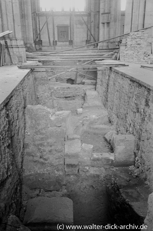 Ausgrabung im Dom 1948