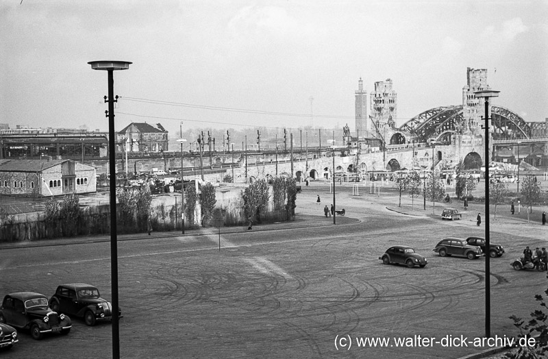 Busbahnhof und Hohenzollernbrücke 1950