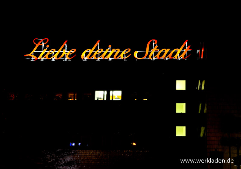 Liebe Deine Stadt bei Nacht - Fototafel 17x12 cm