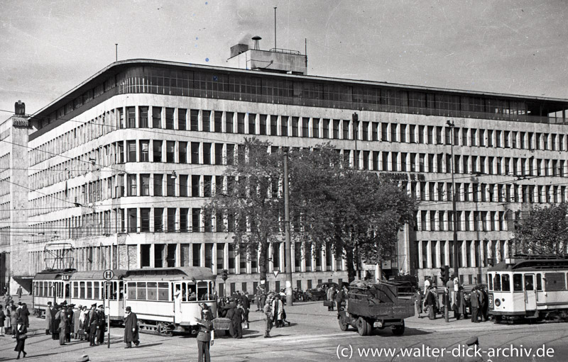 Allianz Gebäude-das provisorische Rathaus 1947