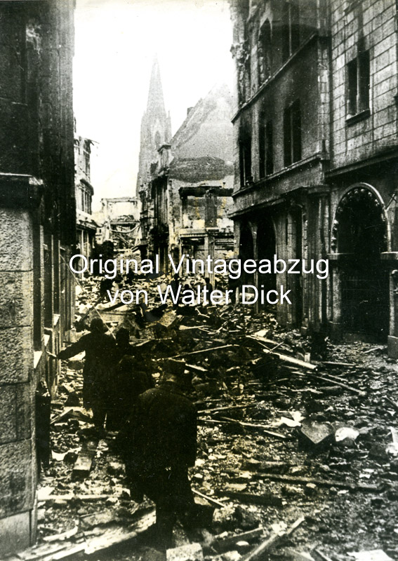 Zerstörungen der Hohe Straße Köln 1946