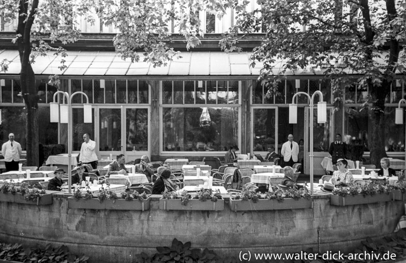 Terrassencafé im Zoo 1938