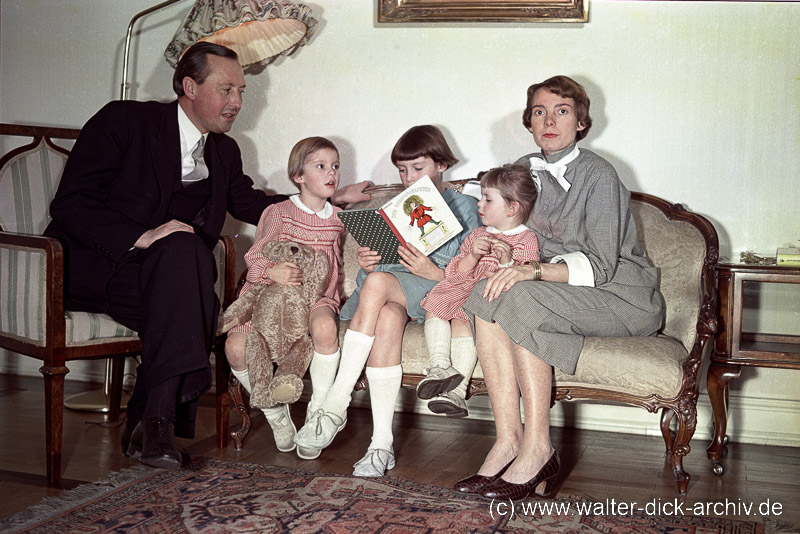 Max Adenauer mit Familie 1952