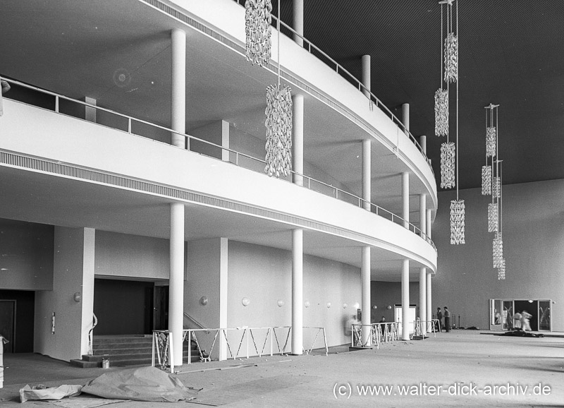 Kurz vor der Eröffnung der neuen Oper 1957