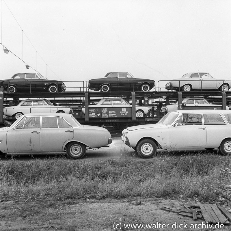 Verladung von Ford Taunus 17 M bei Ford in Köln