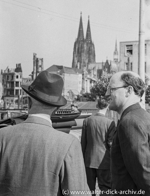 Lord Pakenham und Hermann Pünder am Heumarkt