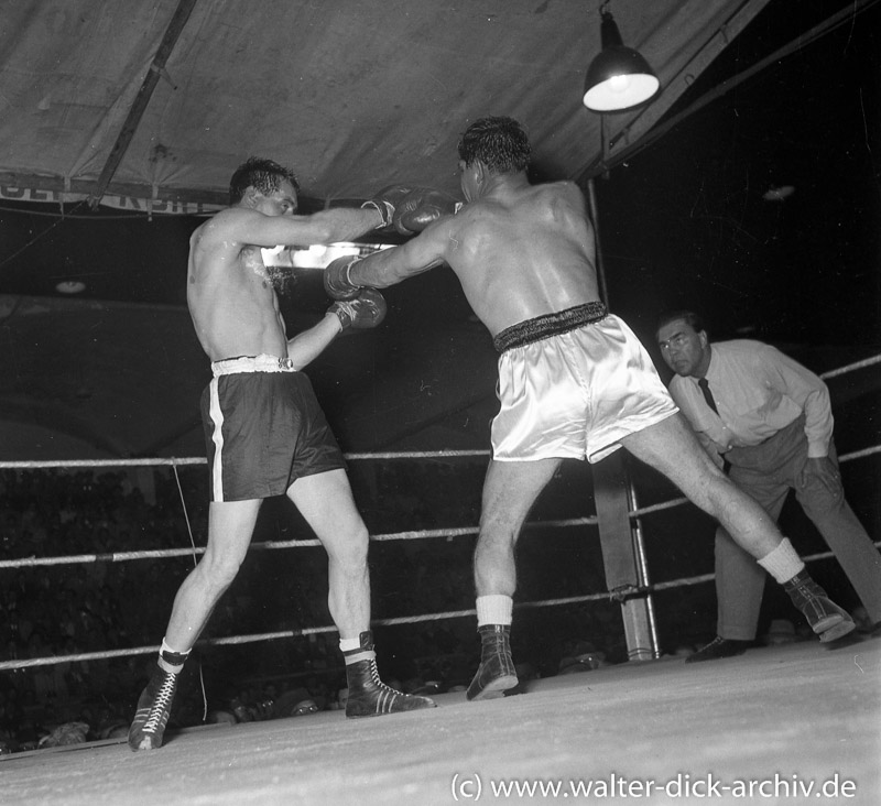 Max Schmeling als Ringrichter 1953