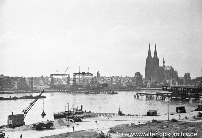Die neue Köln-Deutzer Brücke entsteht.