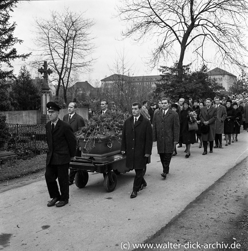 Beerdigung von Peco Bauwens 1963