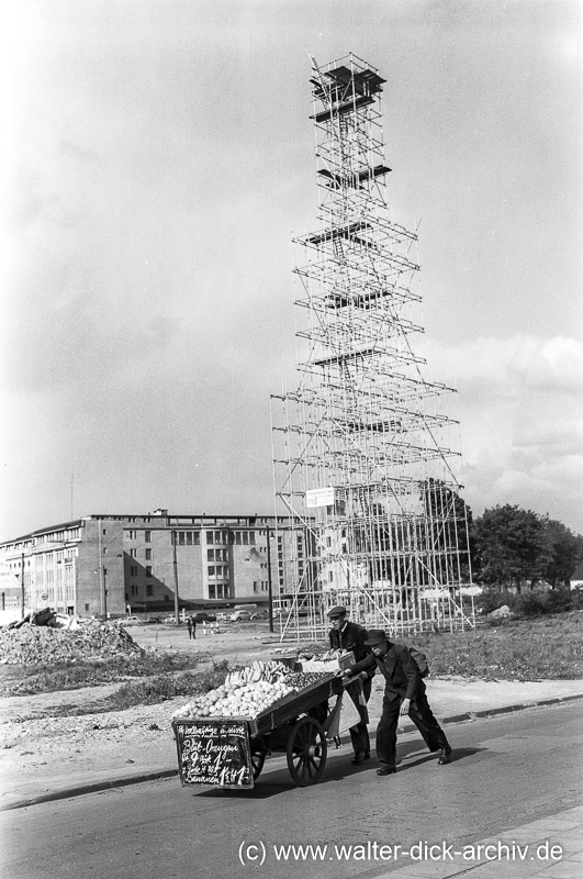 Wie wird das Fernmeldehochhaus aussehen? 1962