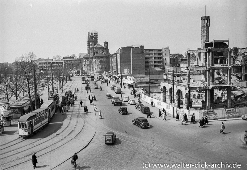 Blick über den Kölner Neumarkt 1951