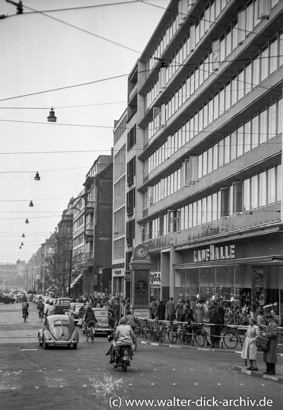 Blick in den Kölner Hohenzollernring