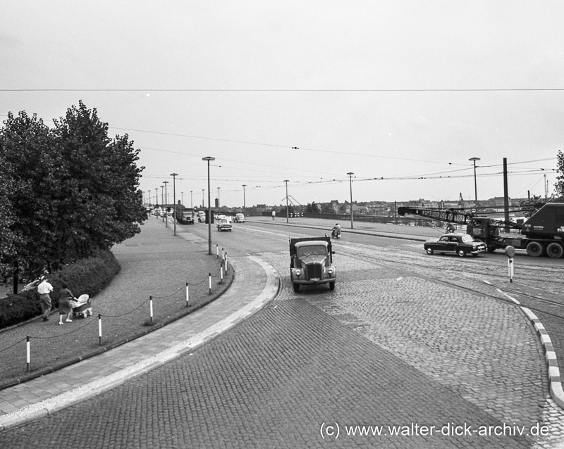 Linksrheinische Brückenauffahrt-Deutzer Brücke 1959