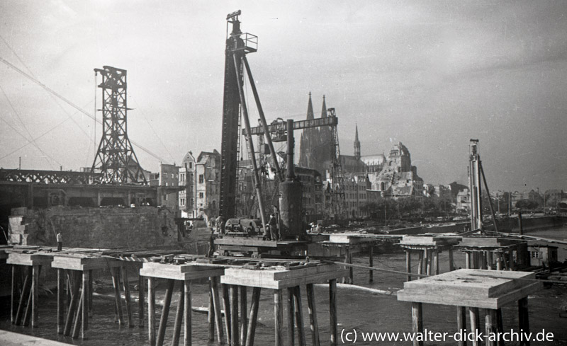 Dampframme beim Bau der Deutzer Brücke