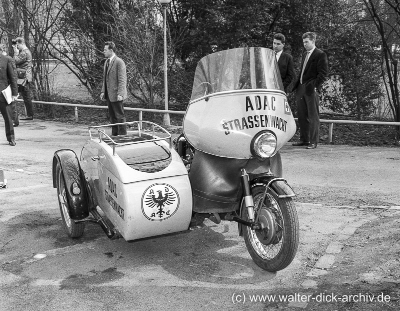 Beiwagengespann der "Gelben Engel" des ADAC 1956