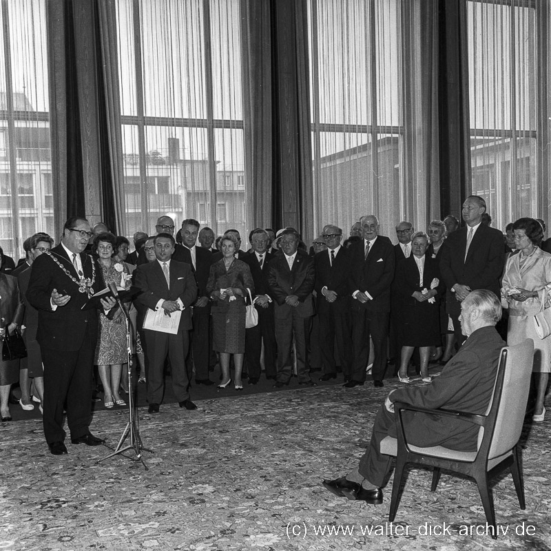 Begrüßung des hohen Gastes Besuch Adenauer 1965