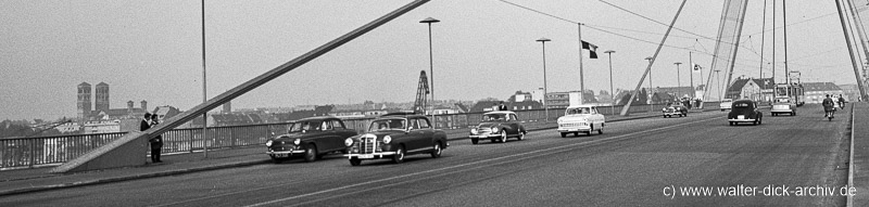 Auf der Severinsbrücke 1960