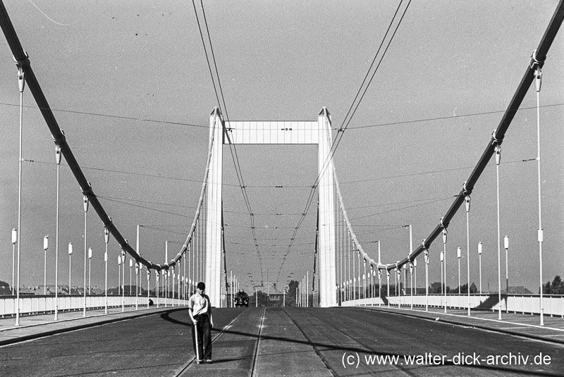 Eröffnung der Mülheimer Brücke 1951