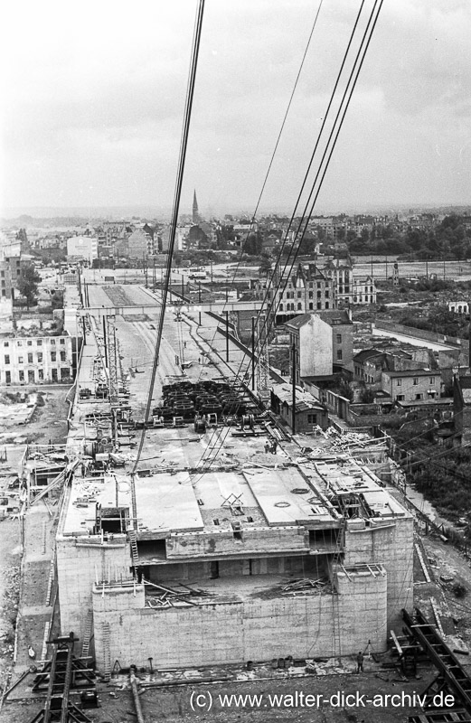 Bau der Mülheimer Brücke 1949