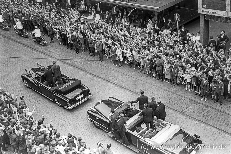 J.F. Kennedy auf dem Weg zum Rathaus 1963