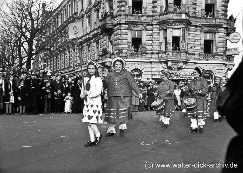 Damenkapell beim Veedelszoch 1950