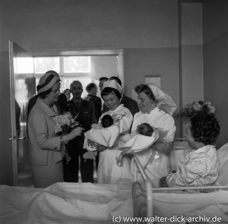 Königin Fabiola im belgischen Krankenhaus 1961