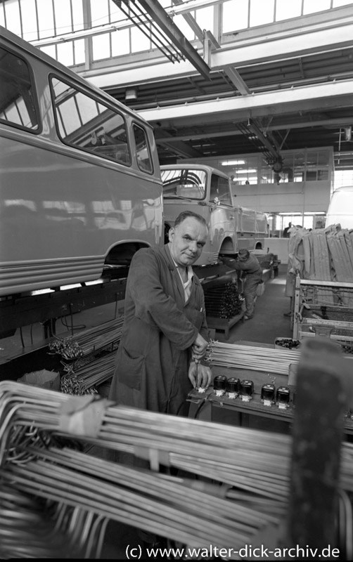 Montage von Ford Transit im Kölner Ford Werk