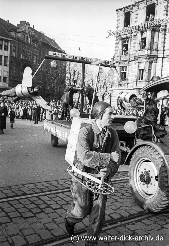 Fußgruppe beim Veedelszoch 1953