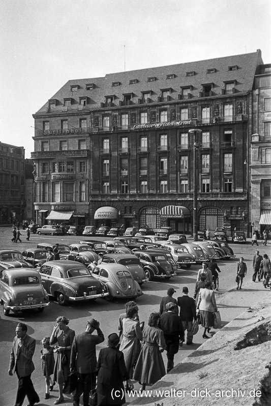 Trankgasse mit Hotel Excelsior 1951