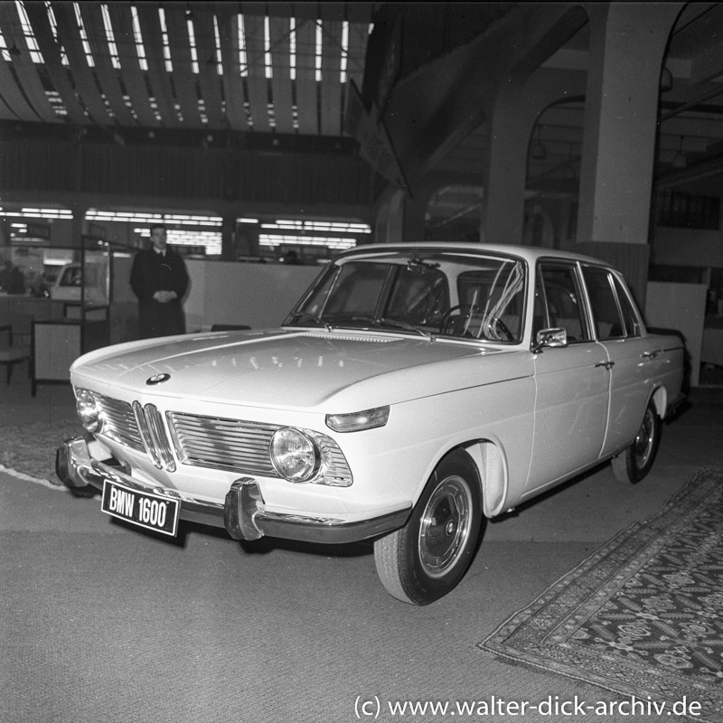BMW 1600 auf dem Genfer Autosalon 1964