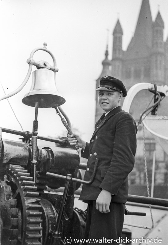 WDA1062-011 Abfahrt zur Schiffstour 1936