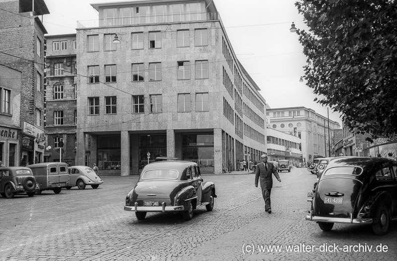 Das wiederaufgebaute Stadthaus 1956