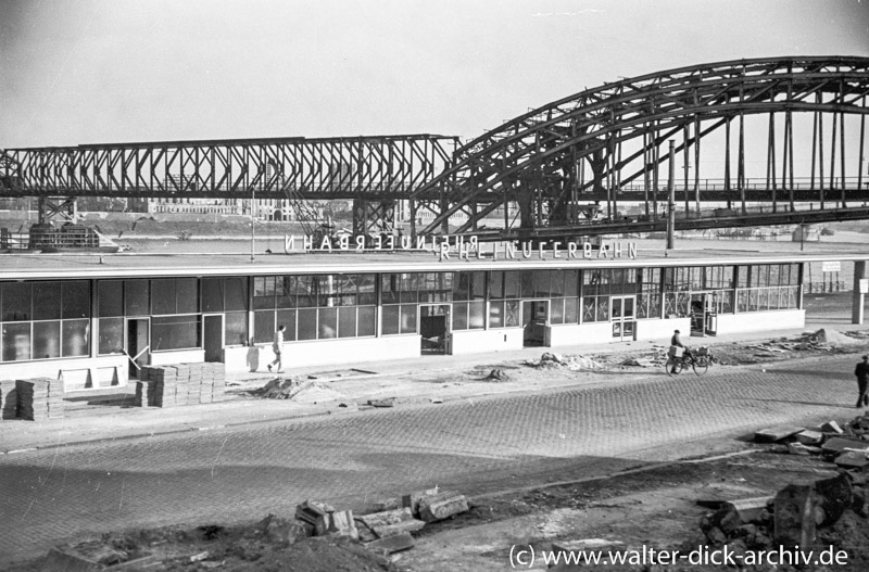 Hohenzollernbrücke und Bahnhof der Rheinuferbahn