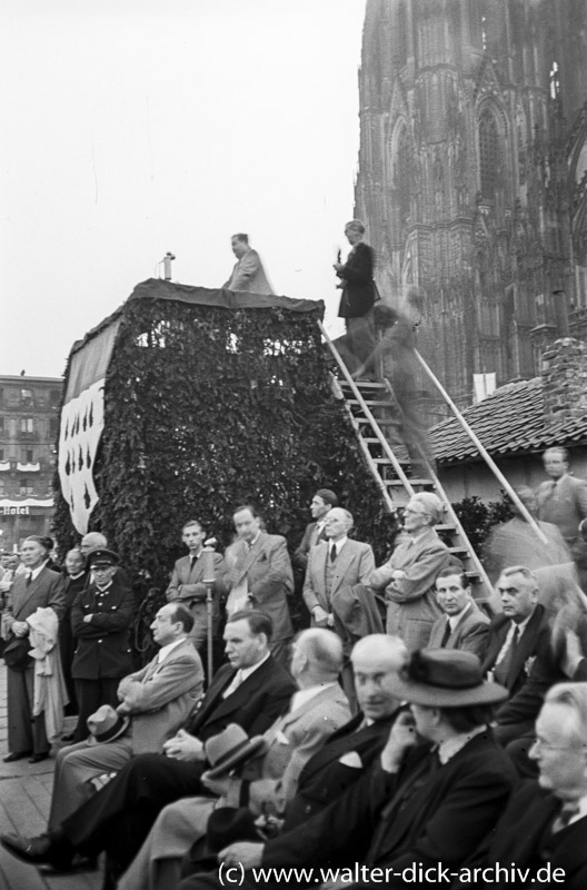 Carlo Schmid auf der Großkundgebung zur 1900 Jahr Feier 1950