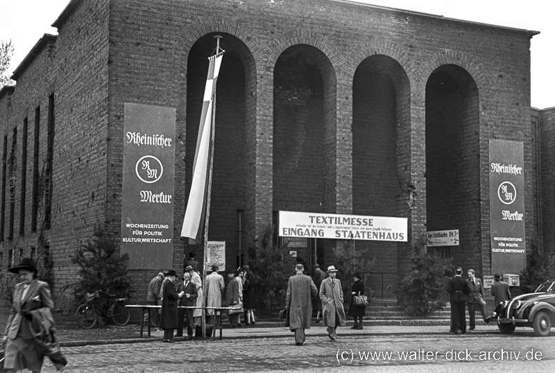 Eingang zur Textilmesse 1948