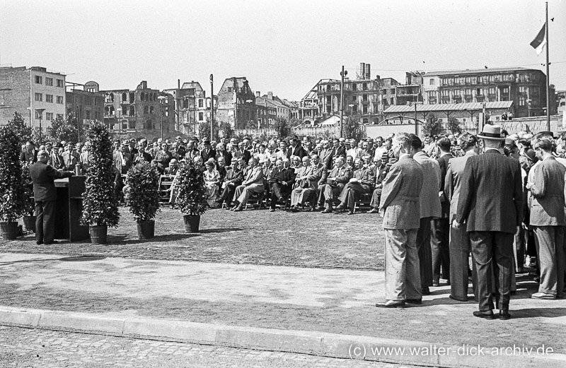 Eröffnung des Busbahnhofs 1952
