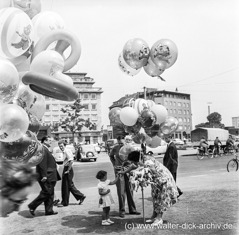 "Pass gut auf..." 1954 in Köln-Mülheim