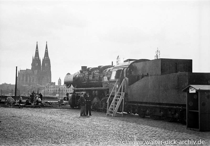 Reichsbahnlok bei der Fahrzeugschau 1947