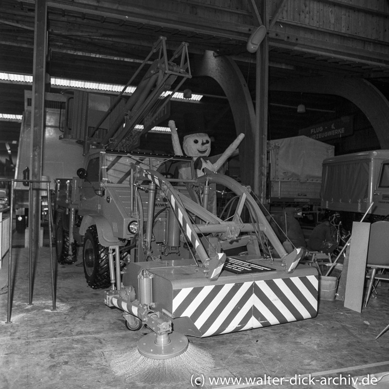 Unimog auf dem Genfer Autosalon 1964