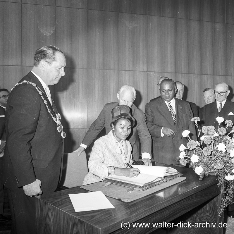 ...auch die Präsidentengattin 1962 ...auch die Präsidentengattin 1962