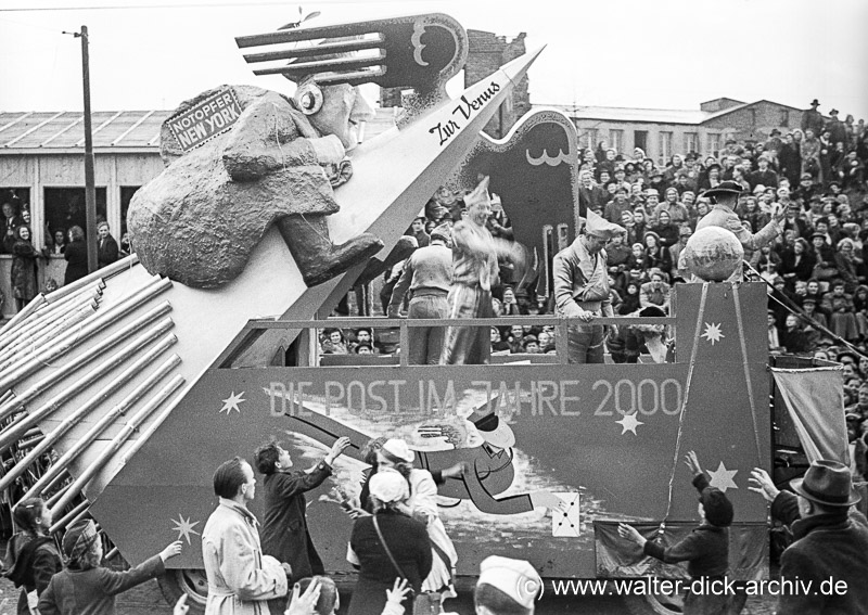 Im Rosenmontagszug 1950