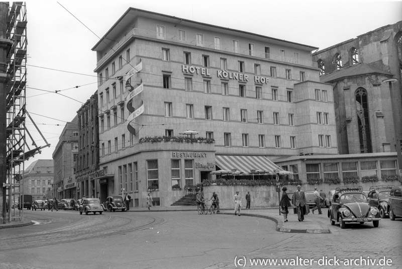 St. Maria Himmelfahrt und Hotel Kölner Hof