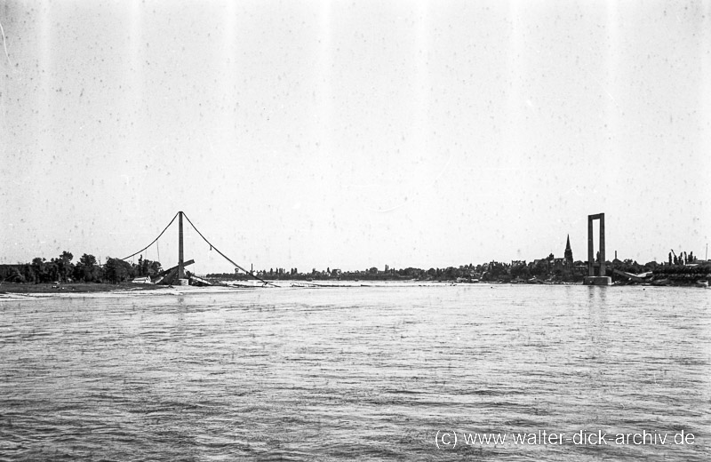 Zerstörte Rodenkirchener Brücke