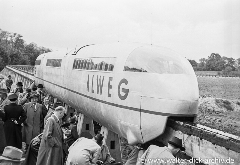 Versuchszug der ALWEG Bahn 1952