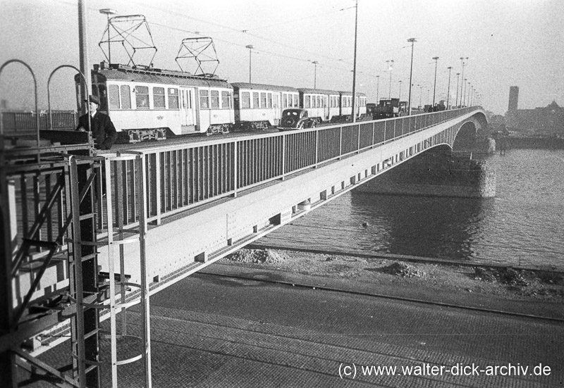 Die Deutzer Brücke 1950