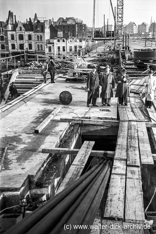 Bau der Mülheimer Brücke 1949