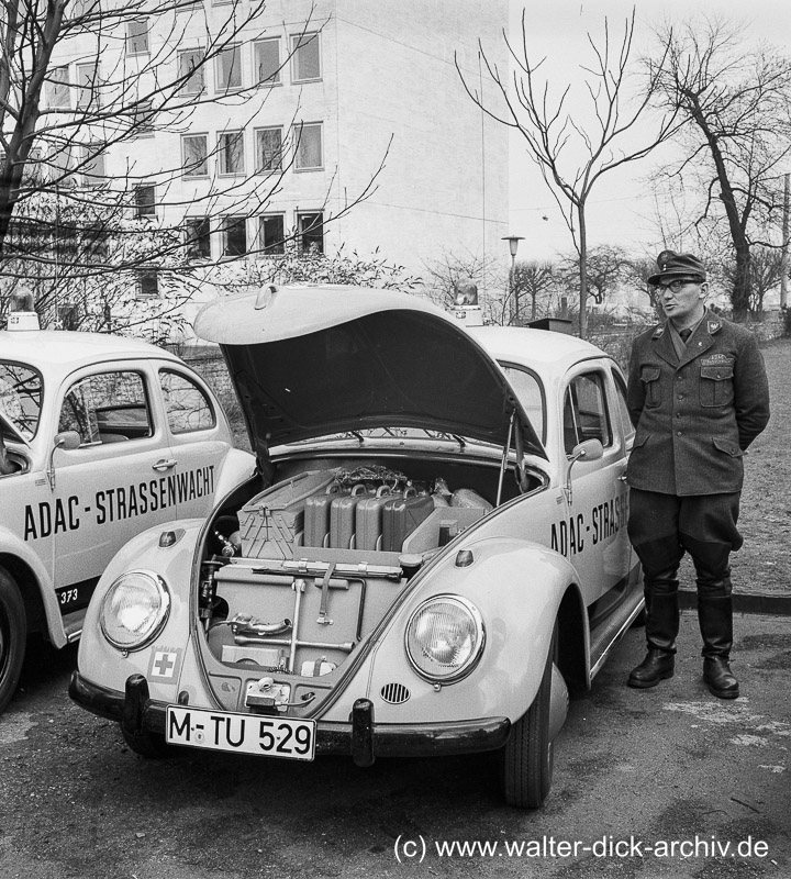 VW-Käfer als "Gelber Engel" des ADAC 1956