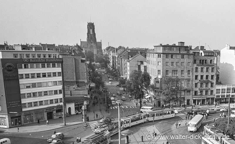 Neusser Straße und Agneskirche 1962