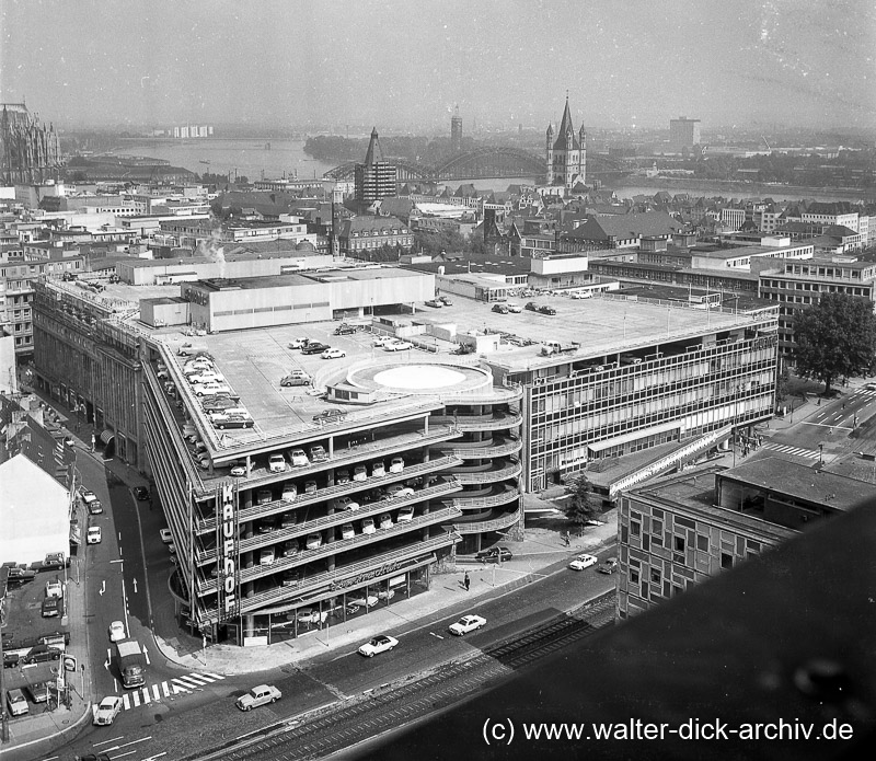 Kaufhof und Kaufhof-Parkhaus 1968