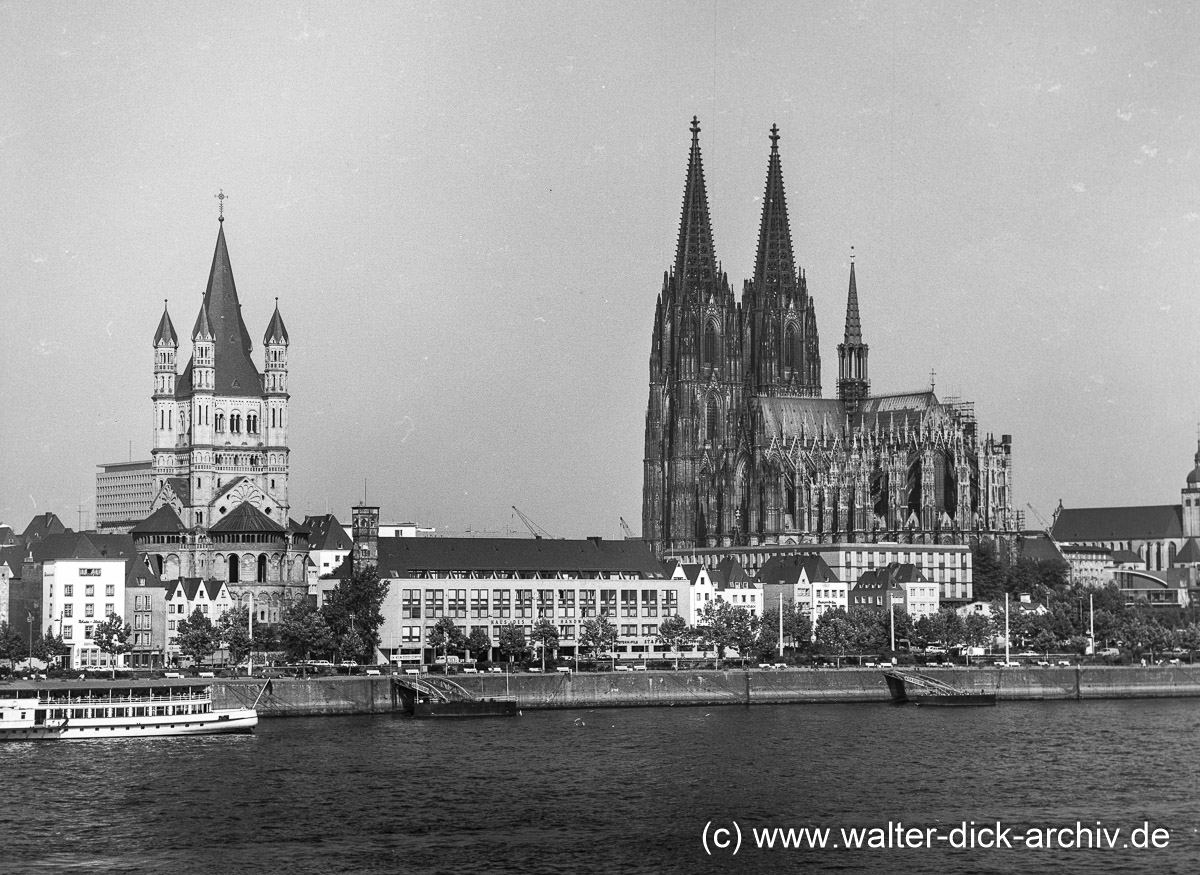 Stadtpanorama zwischen Dom und Groß St. Martin 1968